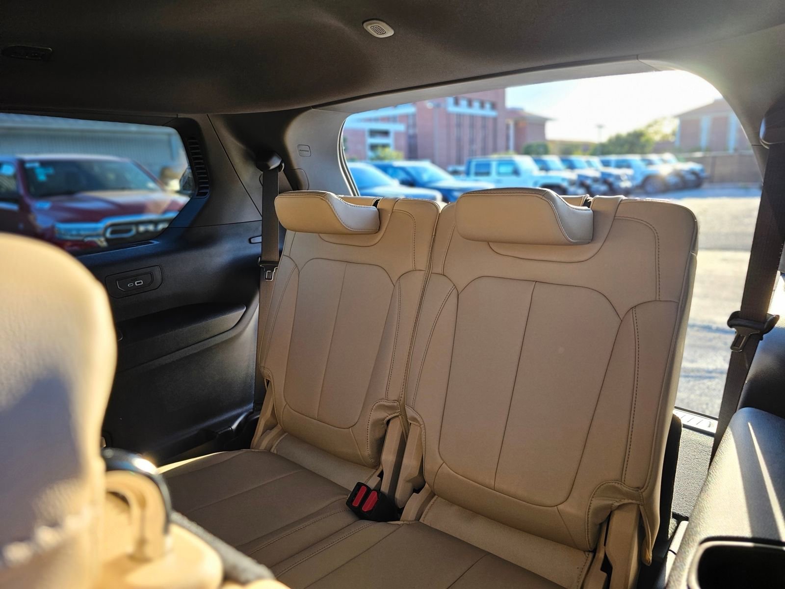 New 2026 Jeep Grand Cherokee L Limited w/ Limited Altitude Package AWD/4WD image 24