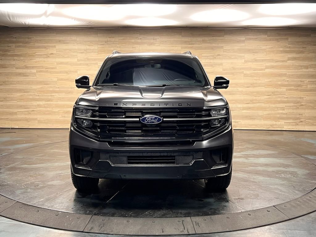 Used 2025 Ford Expedition Max Platinum w/ Stealth Performance Package AWD/4WD image 19