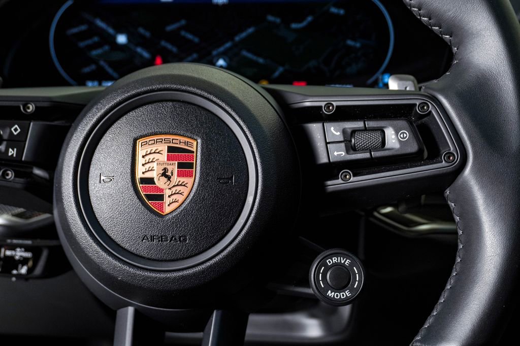 Certified 2025 Porsche Cayenne Coupe AWD/4WD image 19