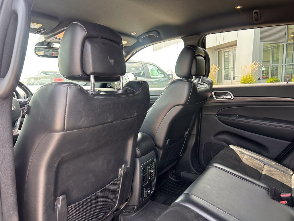 Used 2019 Jeep Grand Cherokee Altitude AWD/4WD image 13