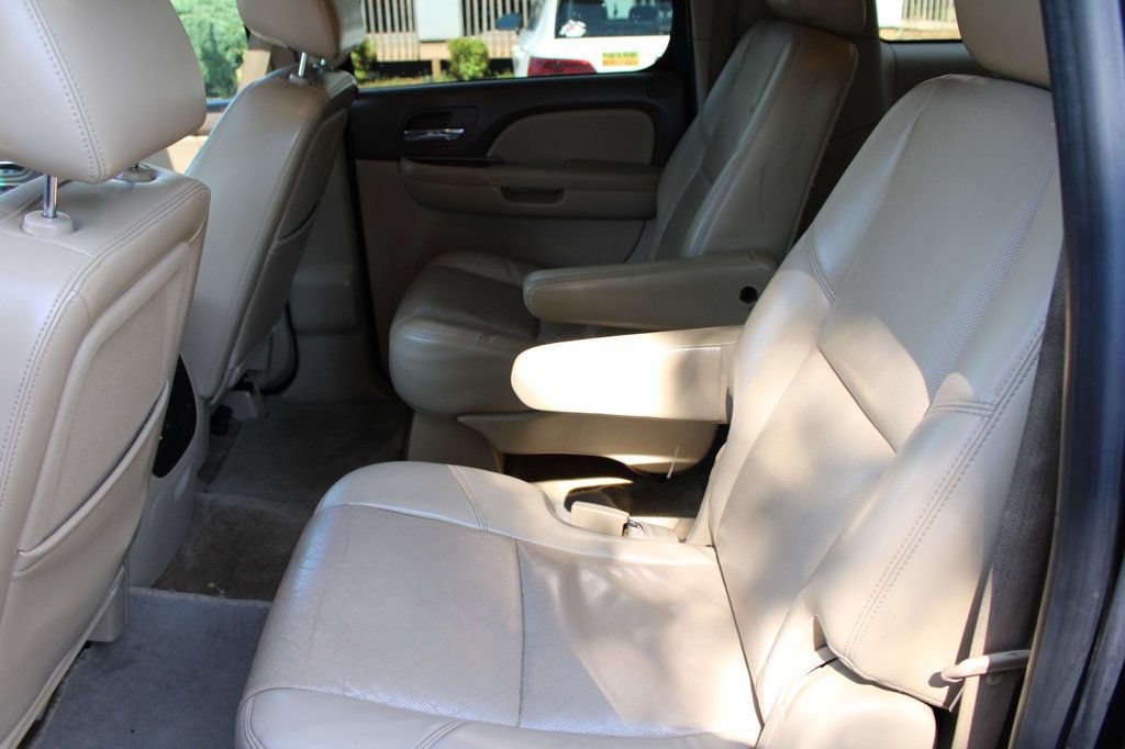 Used 2011 Chevrolet Suburban LTZ RWD image 37