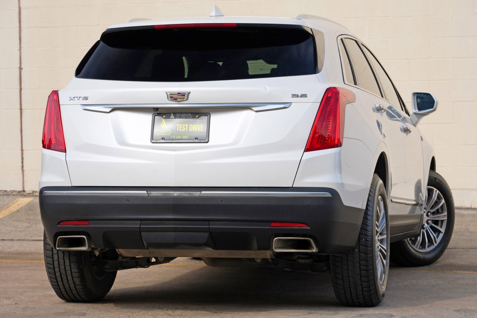 Used 2017 Cadillac XT5 FWD image 4