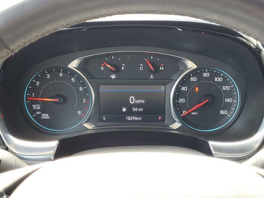 Used 2023 Chevrolet Traverse LT image 12