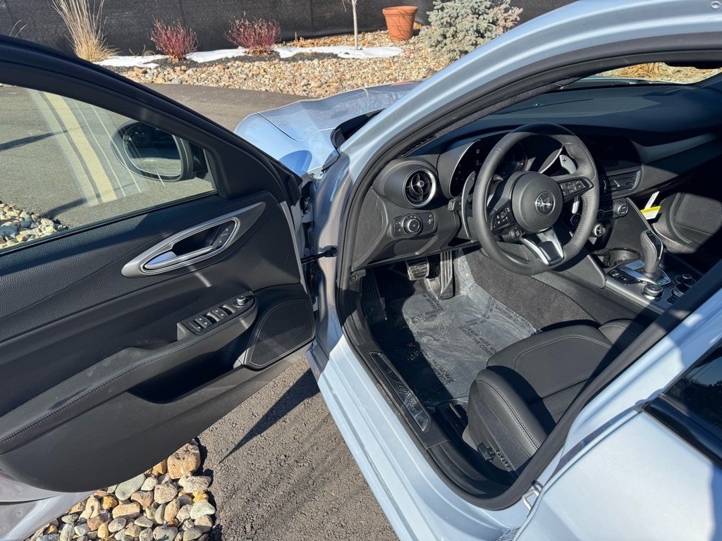 New 2025 Alfa Romeo Giulia AWD w/ Veloce Package AWD image 20