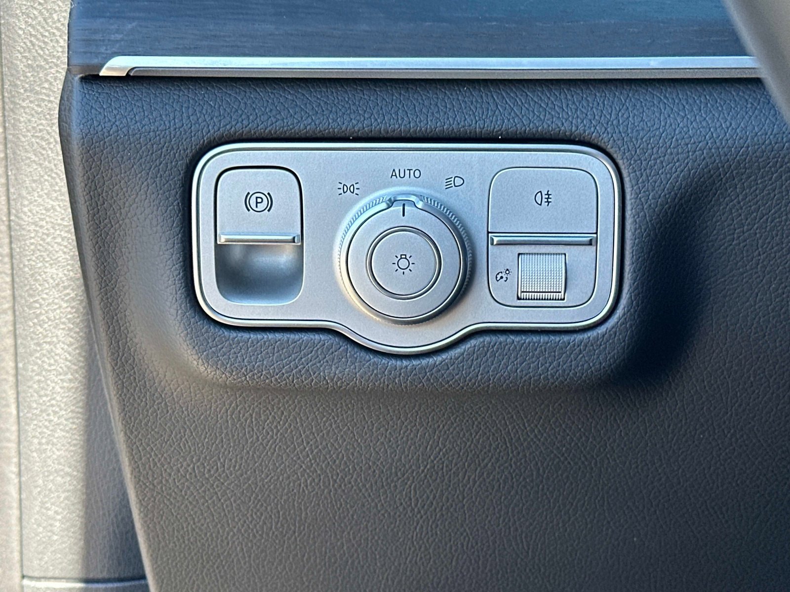 Certified 2025 Mercedes-Benz GLS 450 4MATIC image 28