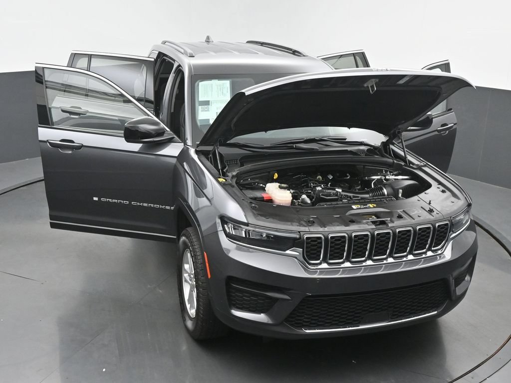 Used 2022 Jeep Grand Cherokee Laredo w/ Luxury Tech Group I AWD/4WD image 59