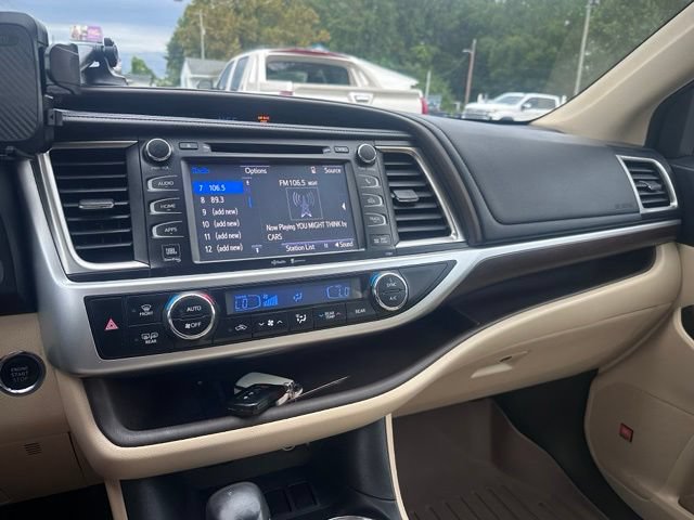 Used 2014 Toyota Highlander Limited Platinum FWD image 20