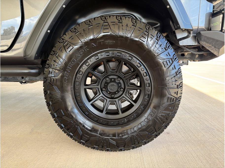 Used 2021 Jeep Wrangler Sport AWD/4WD image 28