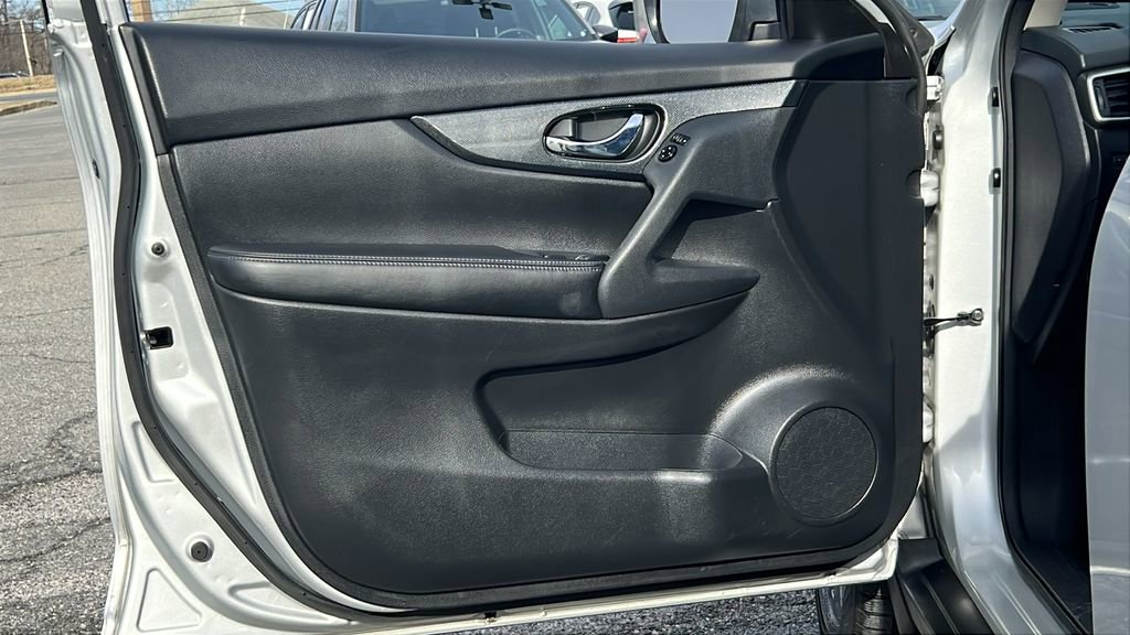 Used 2016 Nissan Rogue SL image 17