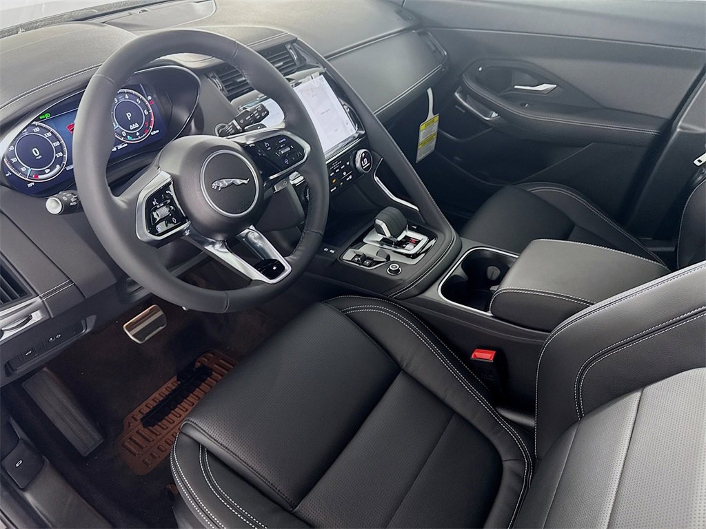 New 2024 Jaguar E-PACE R-Dynamic SE image 9