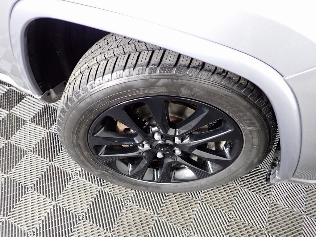 Used 2017 Jeep Grand Cherokee Altitude image 37