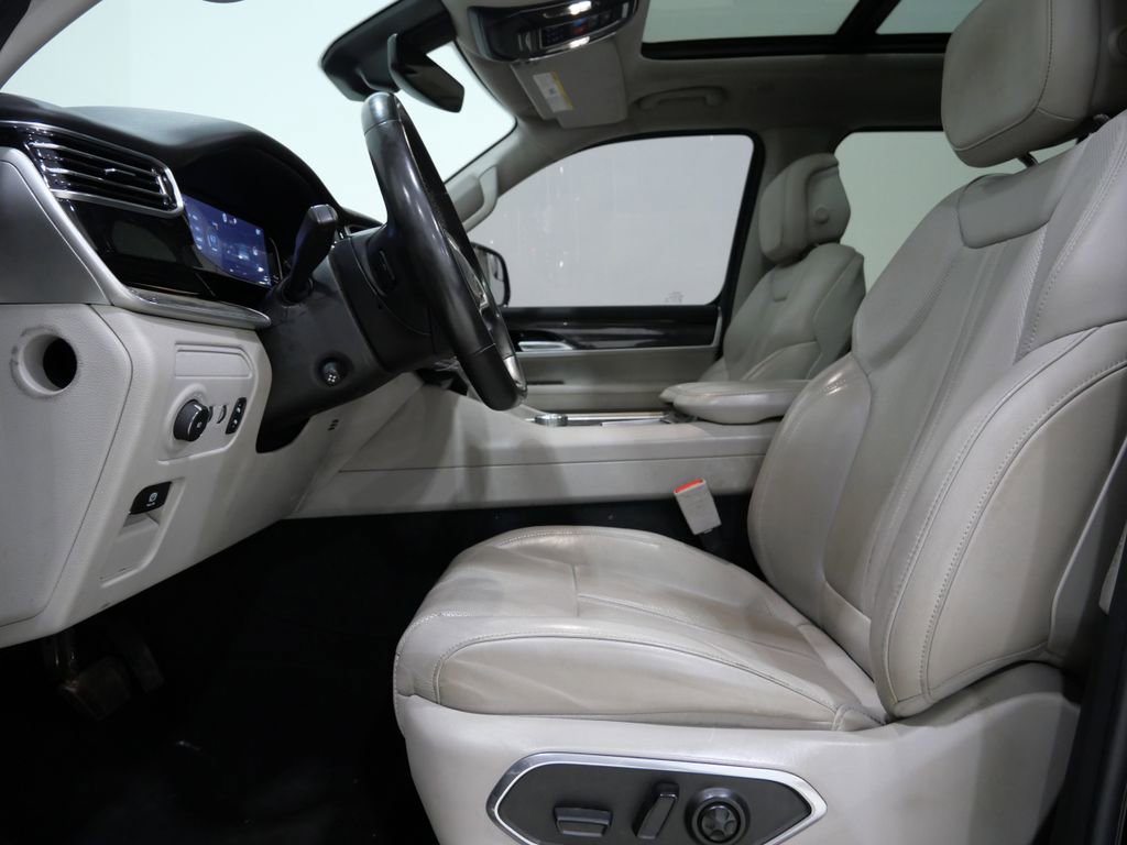 Used 2022 Jeep Wagoneer Series III w/ Premium Group I image 12