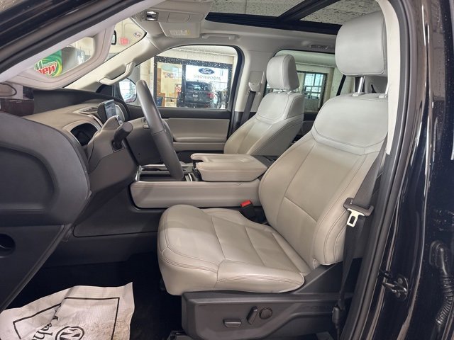 Used 2025 Ford Expedition Max Active image 9