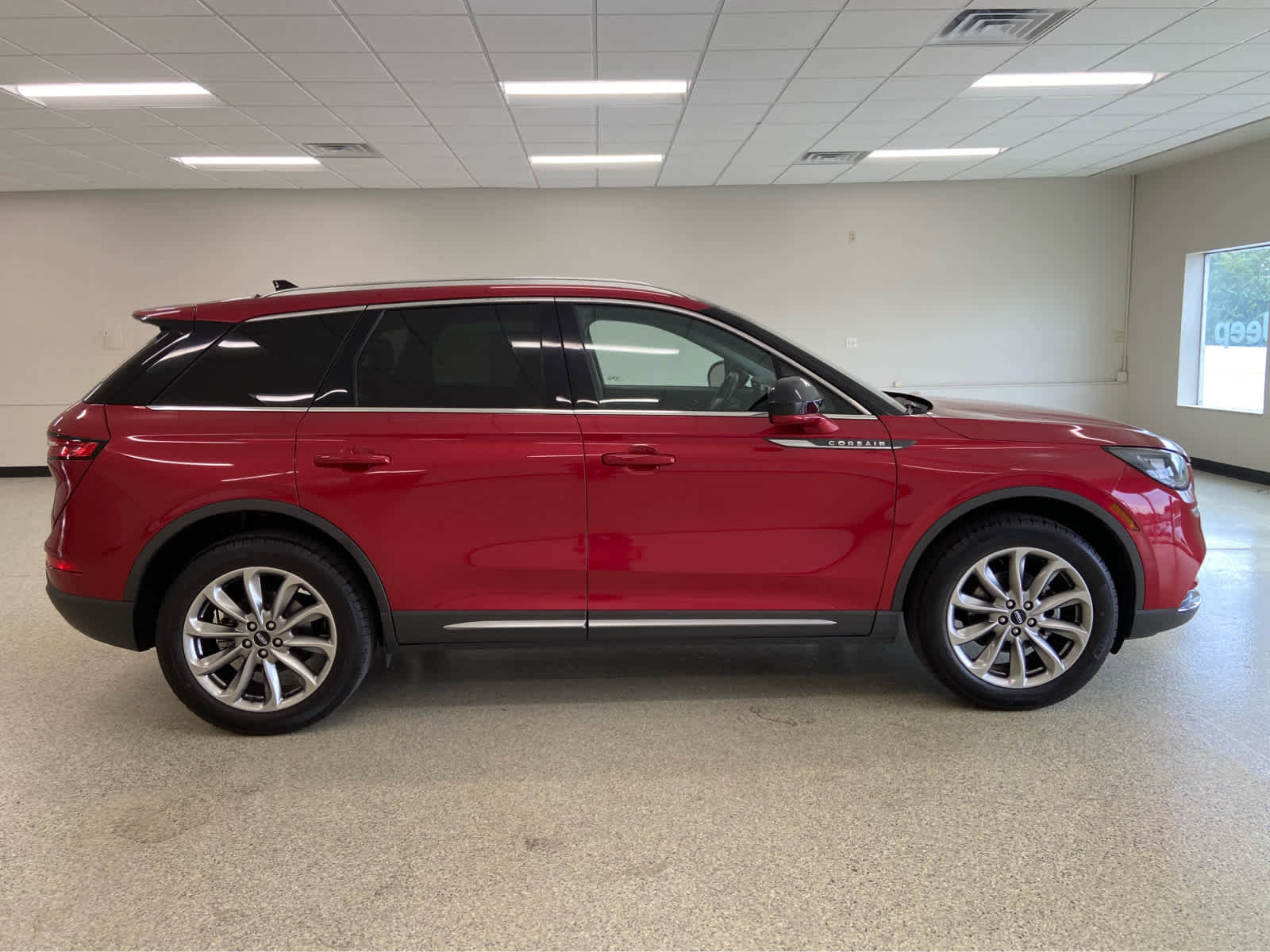 Used 2022 Lincoln Corsair AWD w/ Premium Package image 8