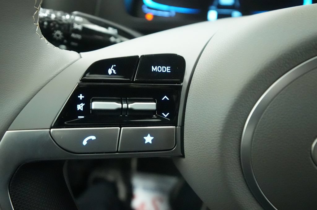 New 2026 Hyundai Elantra Sport FWD image 32