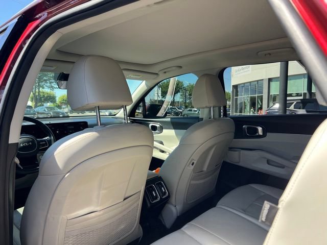 Certified 2025 Kia Sorento S w/ Panoramic Sunroof Package FWD image 9