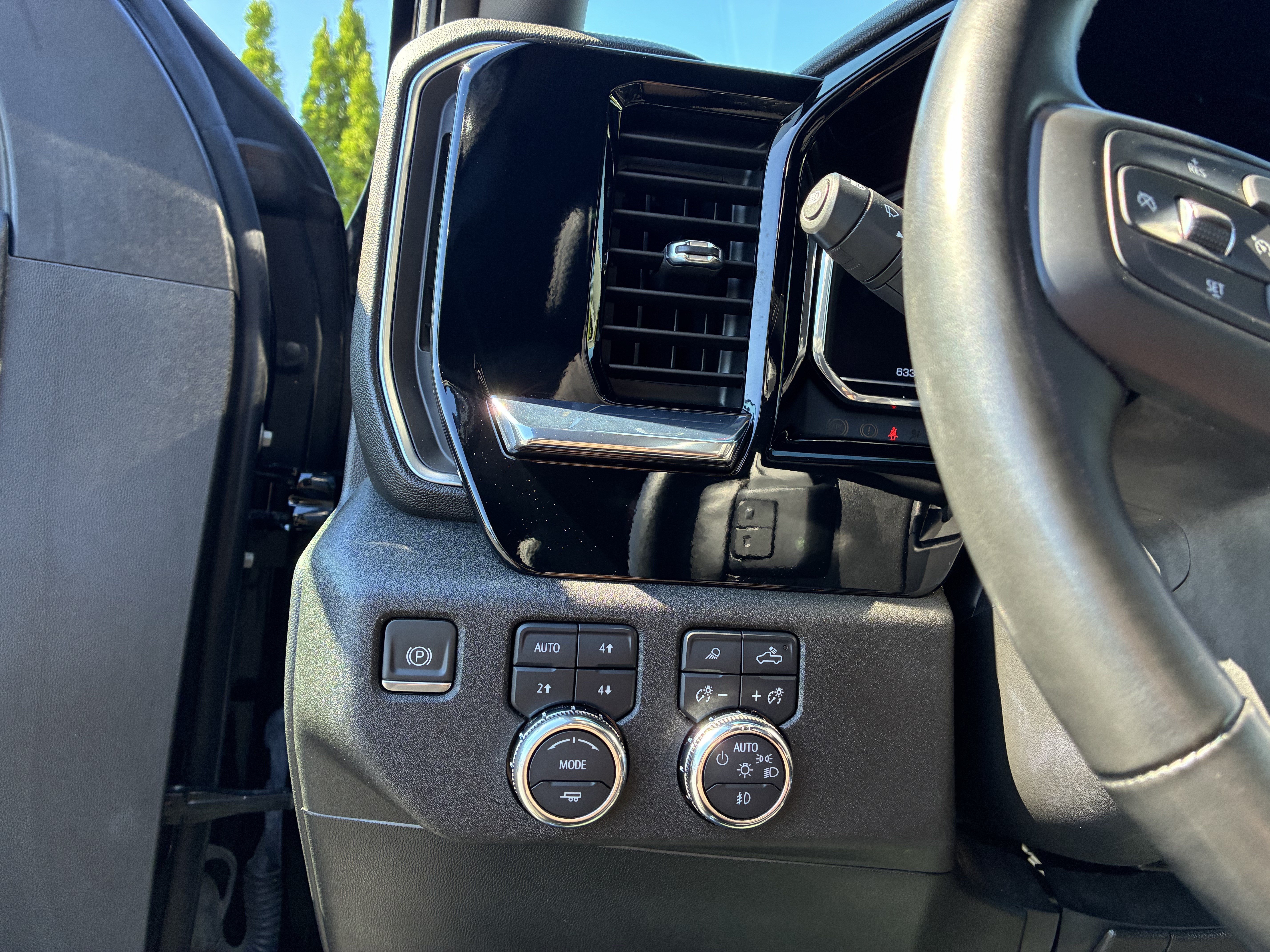 Used 2024 GMC Sierra 1500 Elevation w/ Elevation Premium Package AWD/4WD image 30