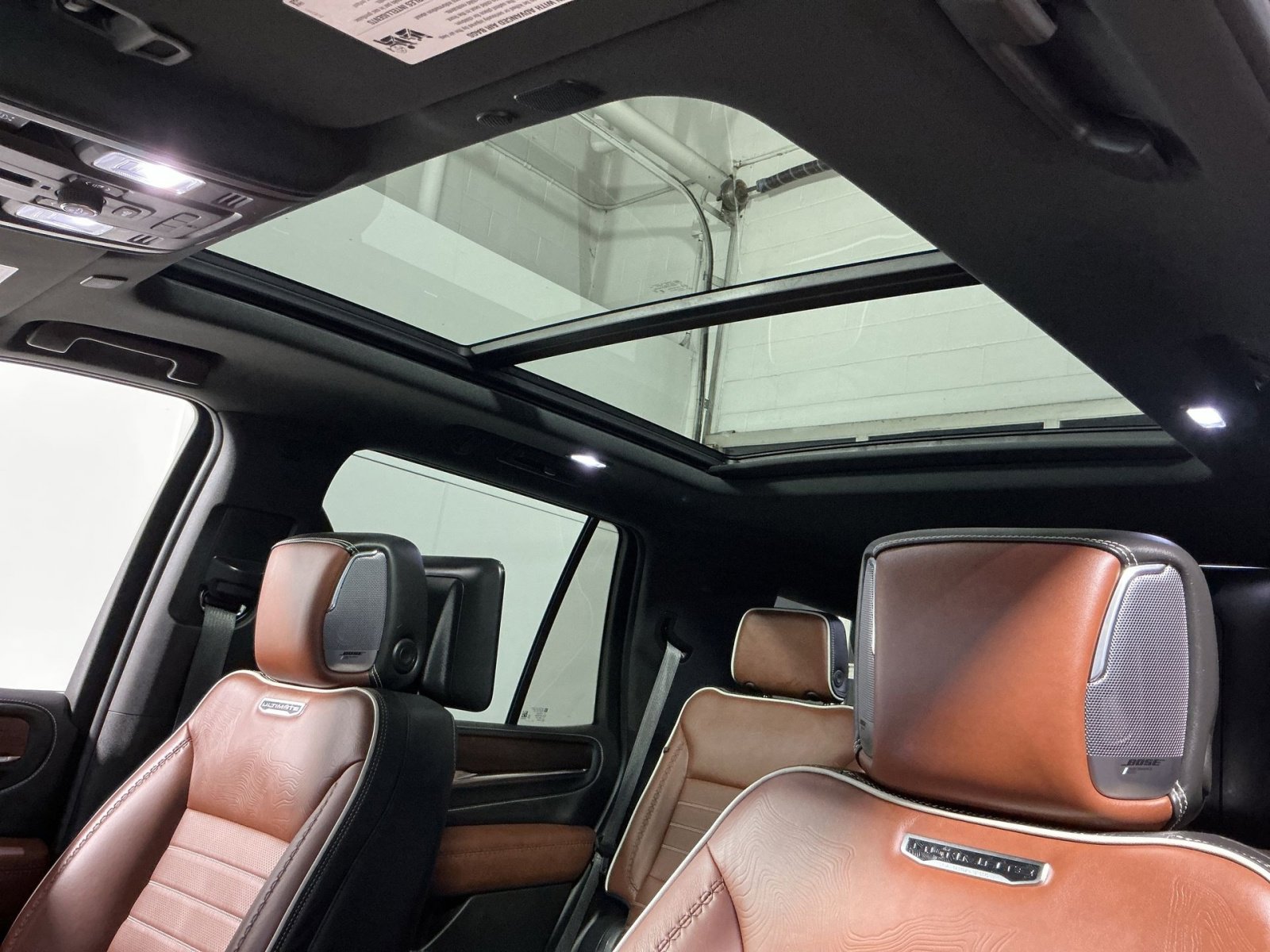 Used 2023 GMC Yukon Denali Ultimate AWD/4WD image 23