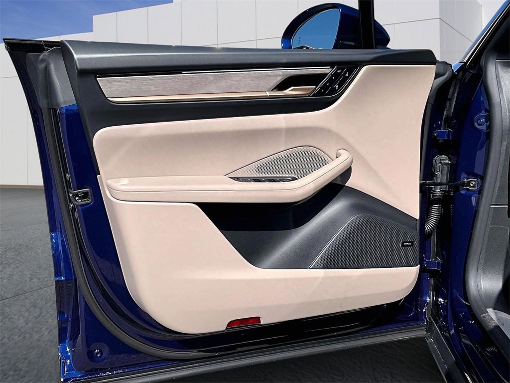 New 2026 Porsche Macan 4 Electric image 19