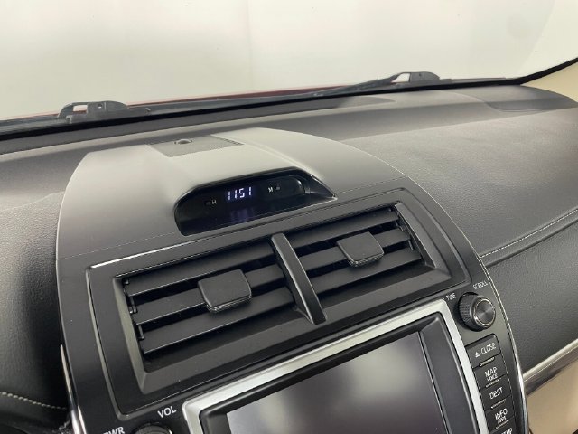 Used 2012 Toyota Camry XLE w/ Leather Pkg FWD image 7