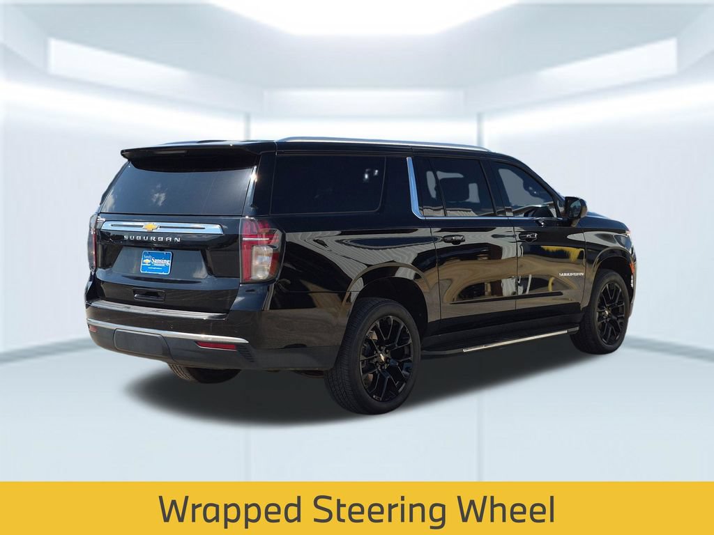 Used 2023 Chevrolet Suburban LS RWD image 6