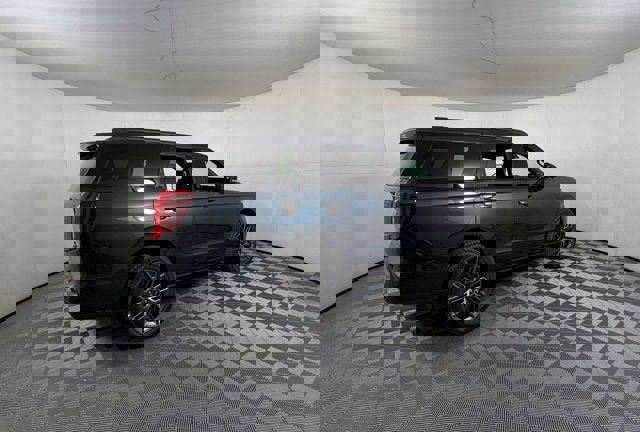 New 2025 Ford Expedition Platinum w/ Stealth Performance Package image 4