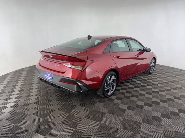 Certified 2025 Hyundai Elantra Sport w/ Cargo Package image 3