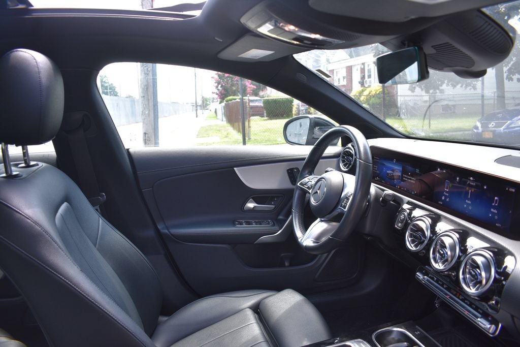 Used 2025 Mercedes-Benz CLA 250 image 19