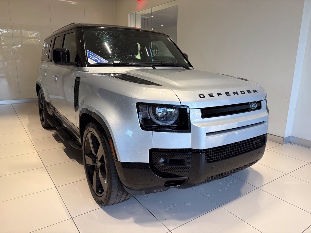 Used 2023 Land Rover Defender 130 X-Dynamic SE AWD/4WD image 7