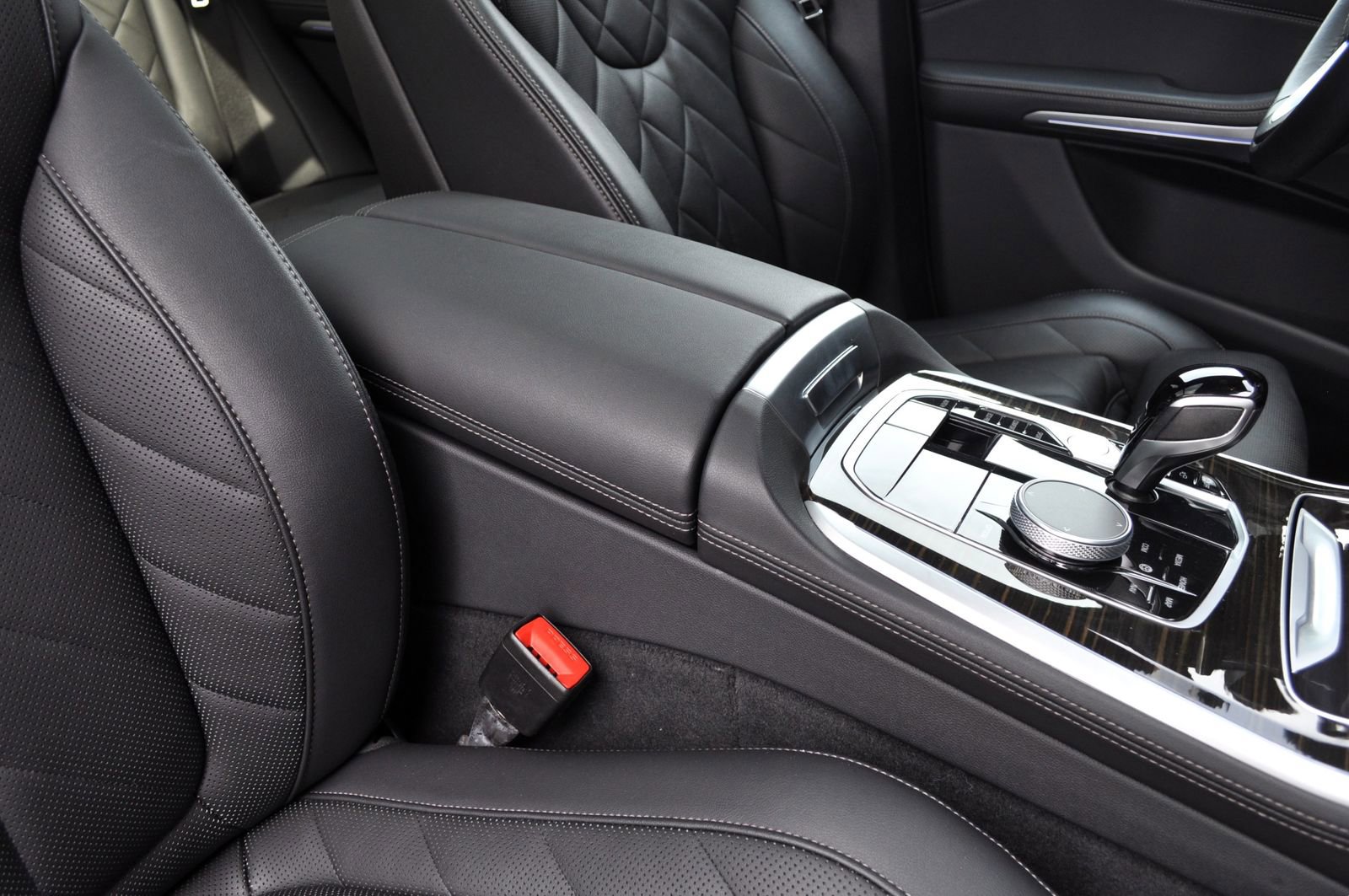 Used 2023 BMW X5 xDrive40i w/ Parking Assistance Package AWD/4WD image 39