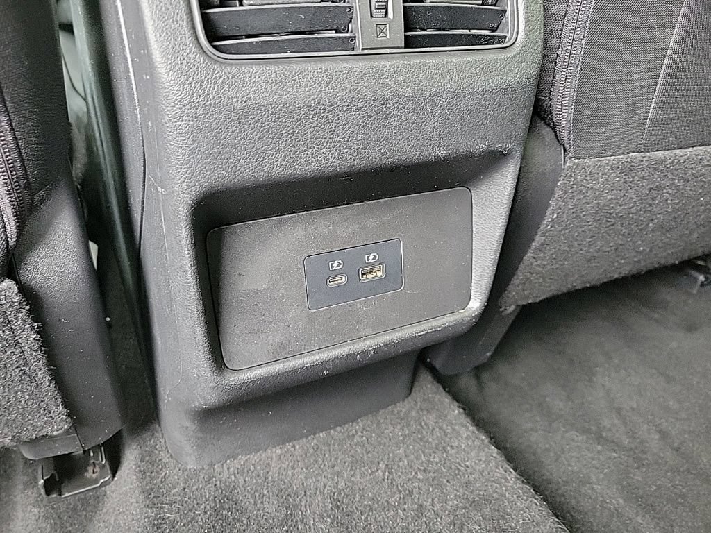 Used 2023 Nissan Rogue SV AWD/4WD image 16