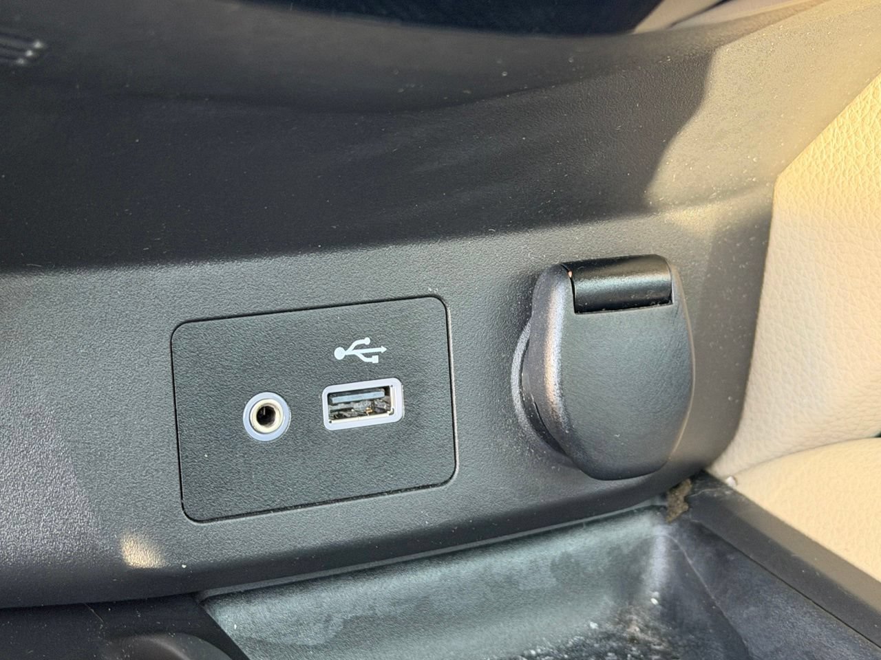 Used 2019 Nissan Rogue SV w/ Sun & Sound Touring Package FWD image 19