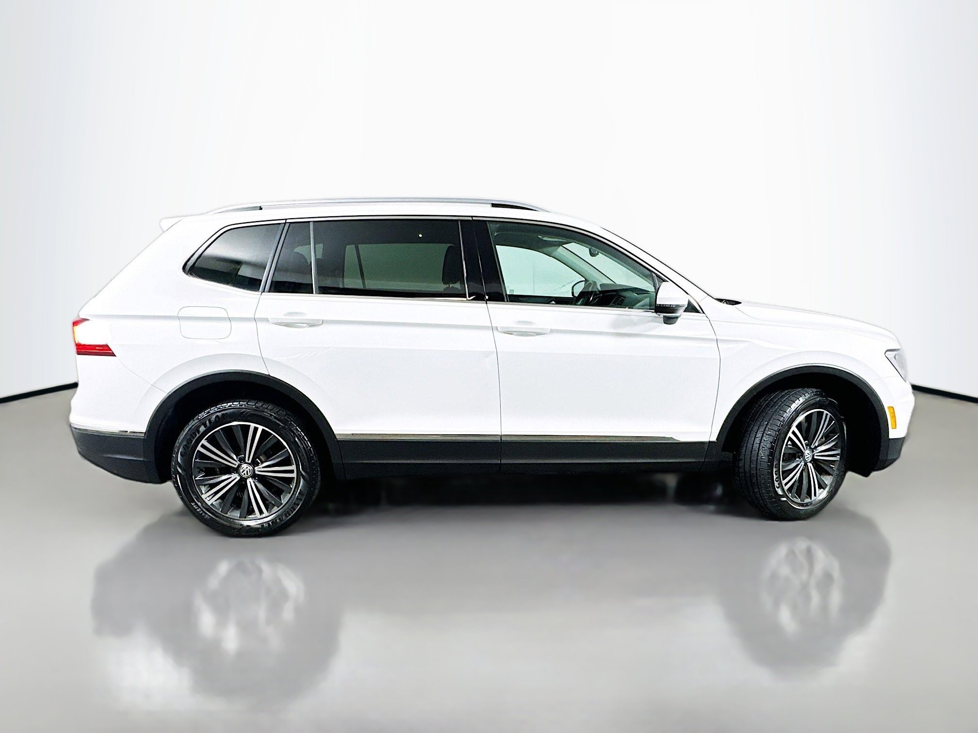 Used 2019 Volkswagen Tiguan SEL image 8