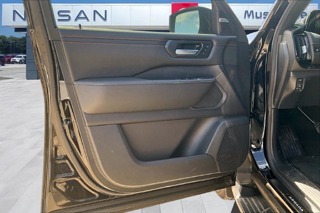 New 2026 Nissan Armada PRO-4X w/ Captain's Chari Seat Package AWD/4WD image 8