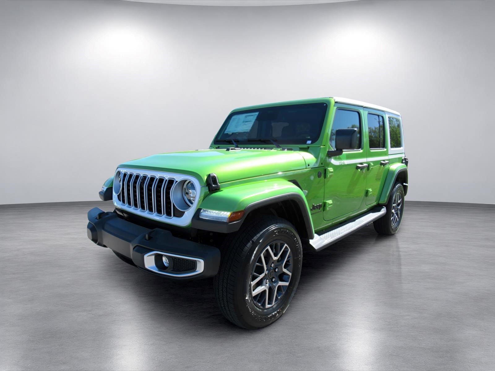 New 2026 Jeep Wrangler Unlimited Sahara w/ Whitecap Package AWD/4WD image 3