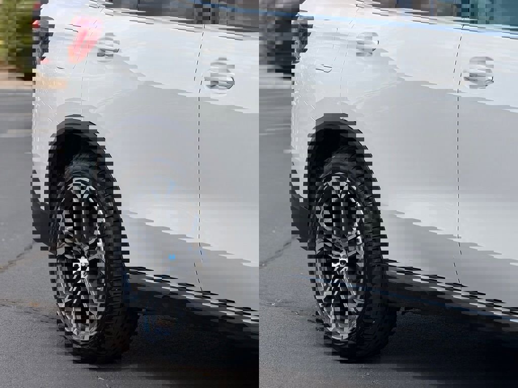 Used 2023 BMW X5 xDrive40i w/ Premium Package image 10