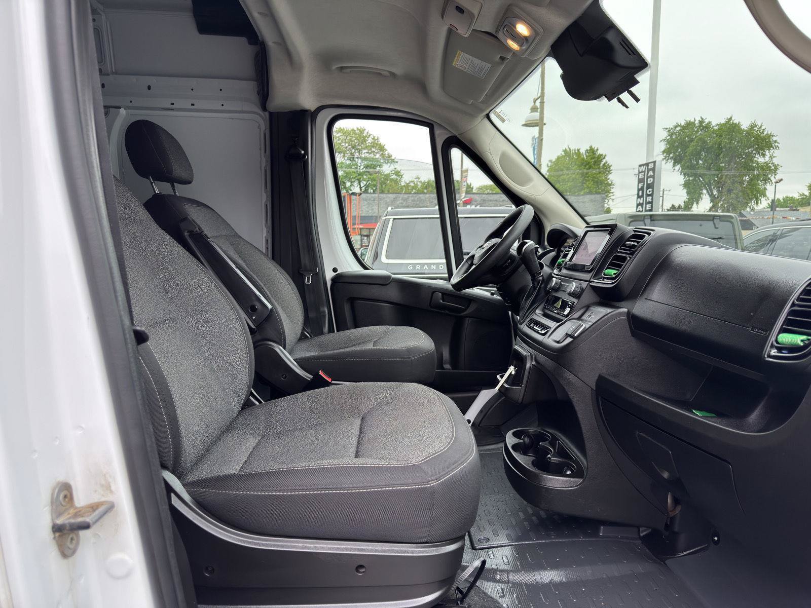 Used 2025 RAM ProMaster 2500 w/ Convenience Group FWD image 32