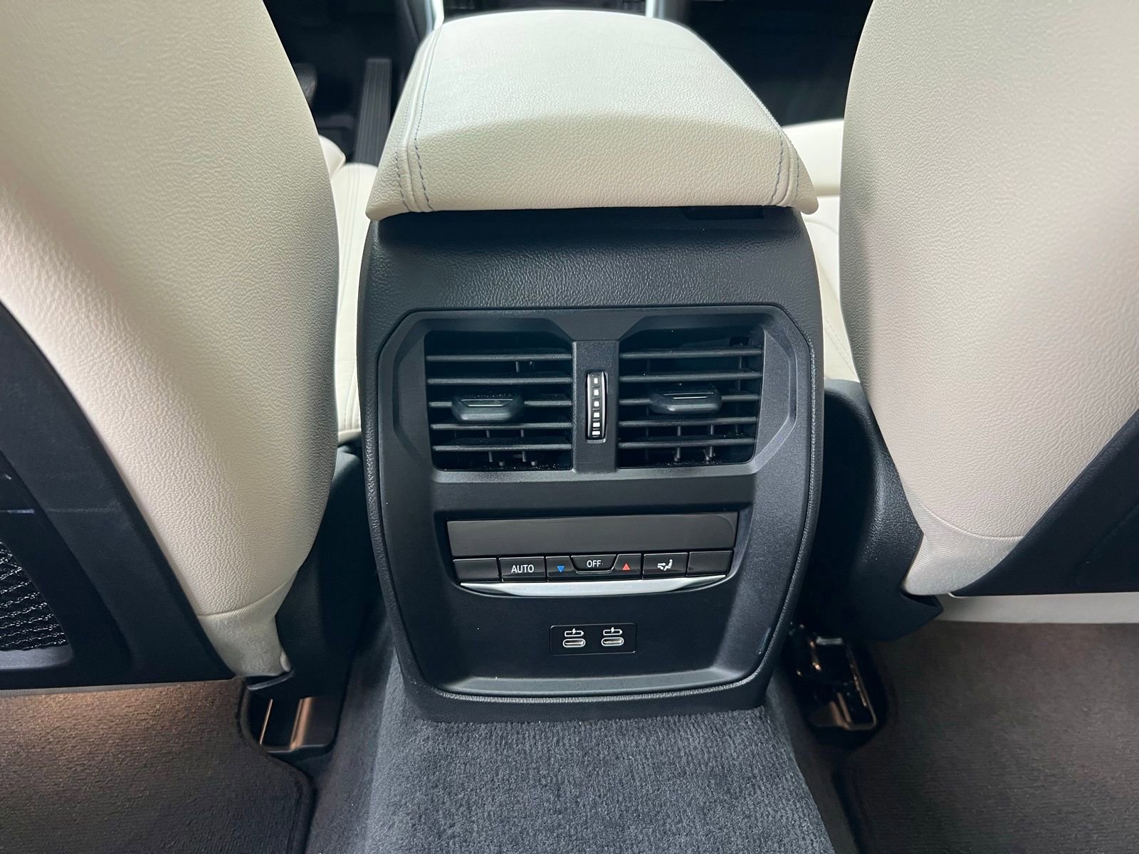 Used 2023 BMW i4 eDrive40 w/ Premium Package image 40