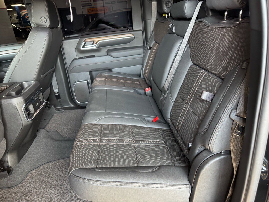 Used 2025 Chevrolet Silverado 3500 High Country w/ Midnight Edition image 11