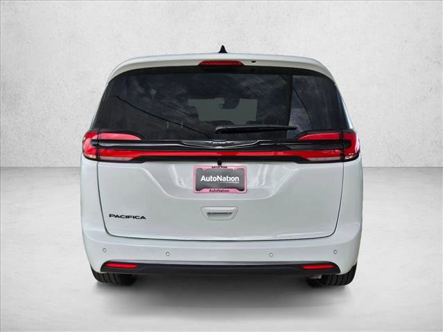 New 2026 Chrysler Pacifica Select FWD image 8