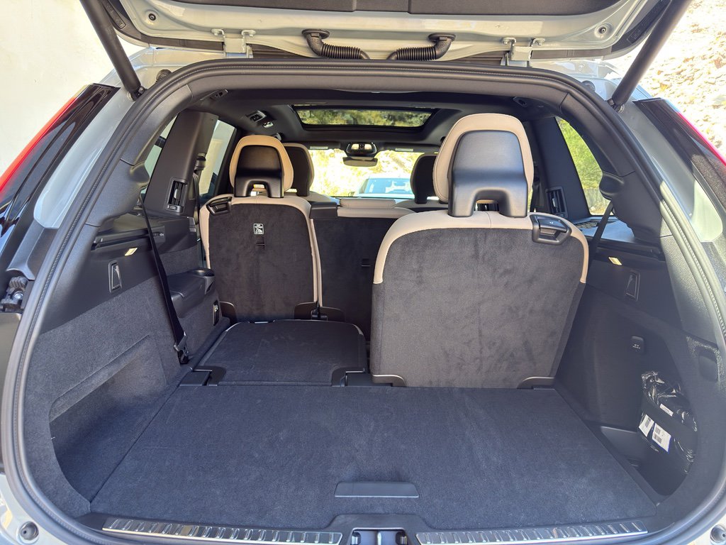 New 2026 Volvo XC90 T8 Plus w/ Protection Package Premier image 26