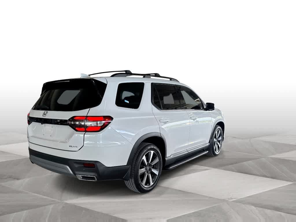 Used 2025 Honda Pilot Elite image 8