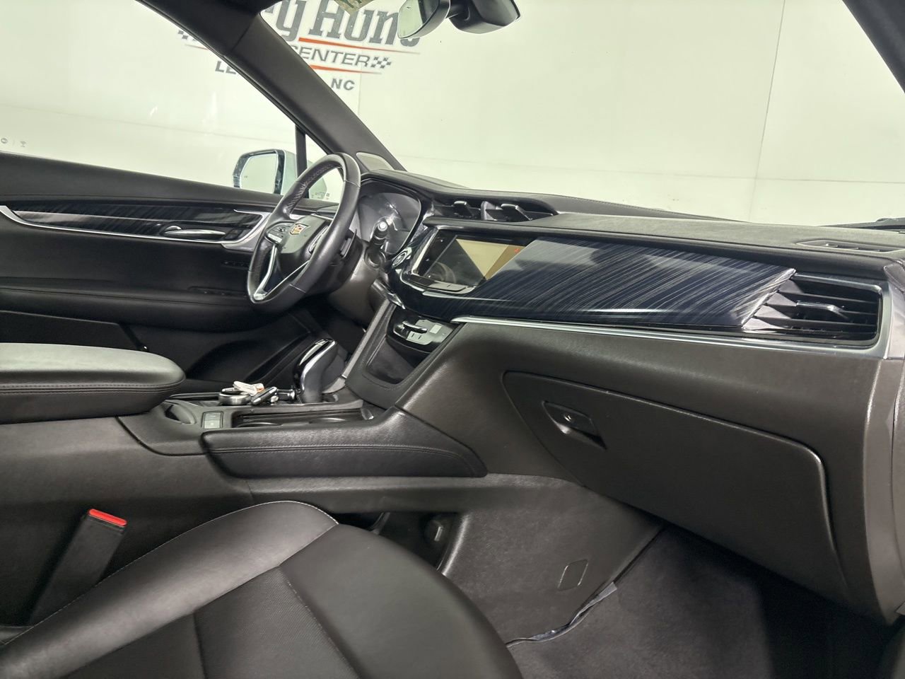 Used 2024 Cadillac XT6 Premium Luxury image 30
