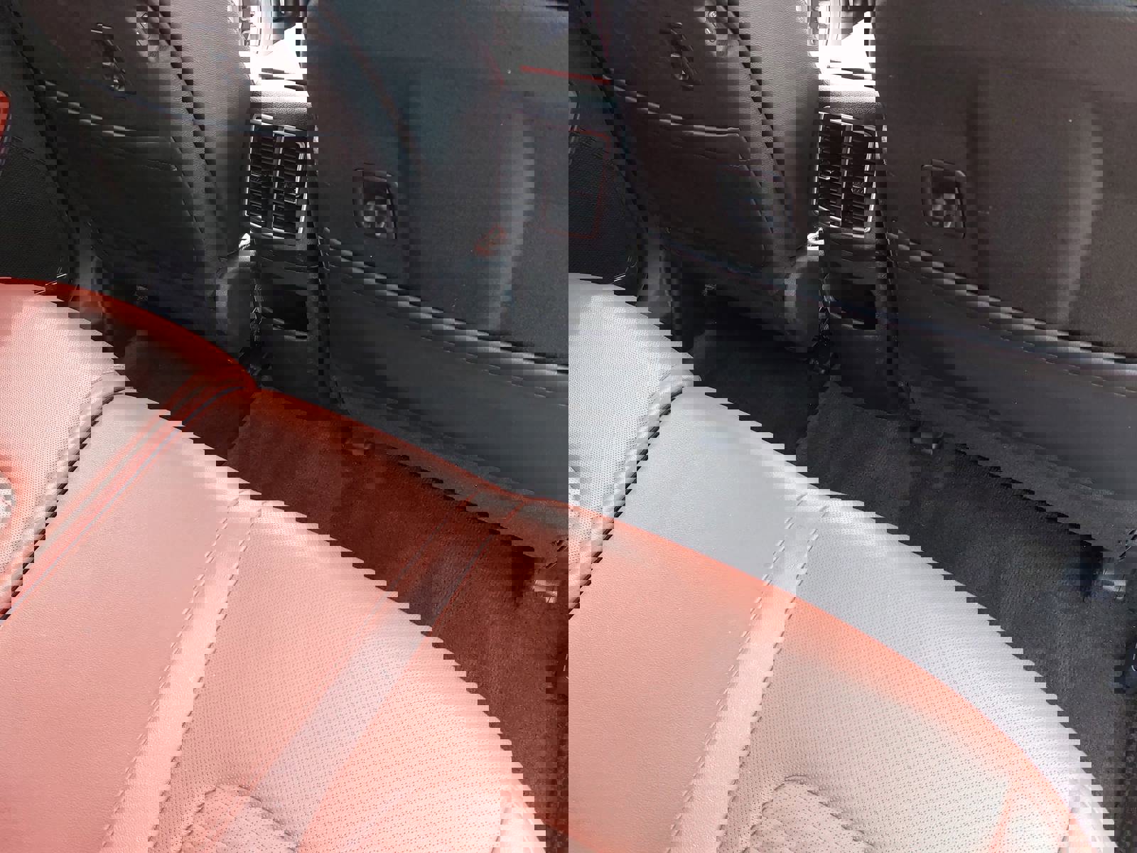 Used 2024 Kia Sportage SX image 12