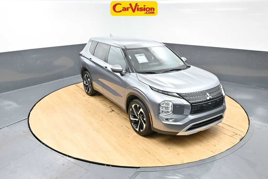 Used 2024 Mitsubishi Outlander SE image 9