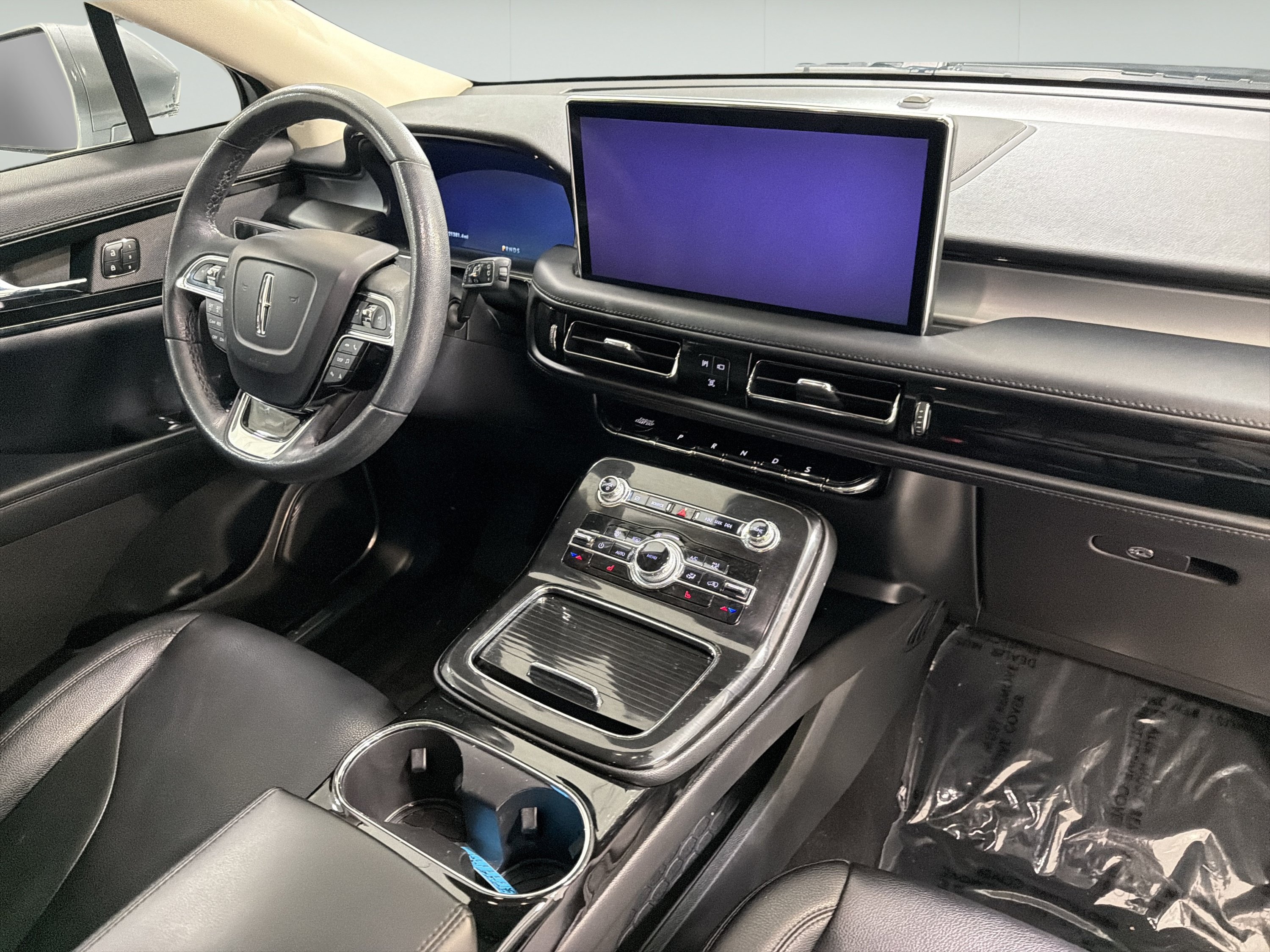 Used 2023 Lincoln Nautilus FWD w/ Premium Package image 16