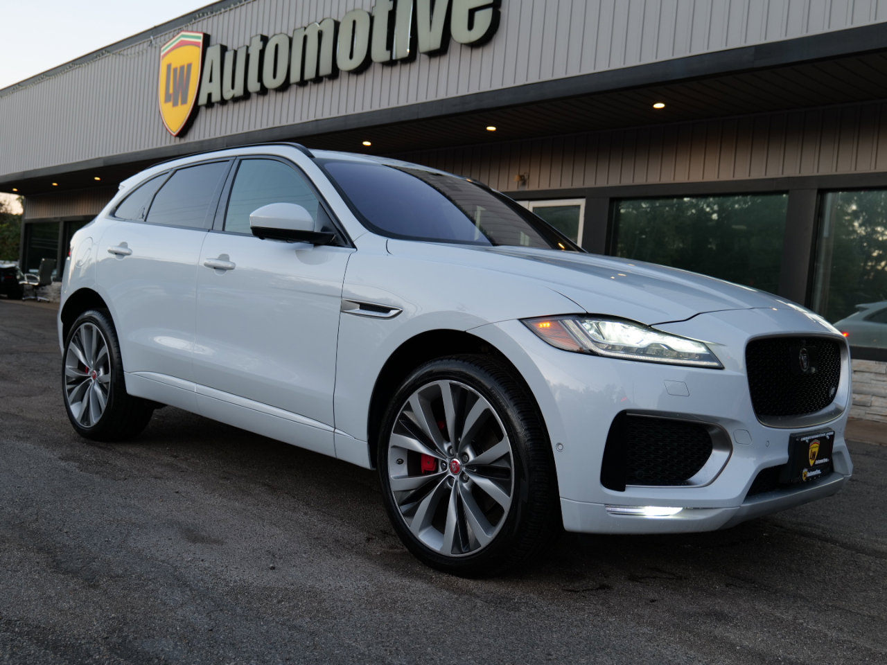 Used 2019 Jaguar F-PACE S image 65