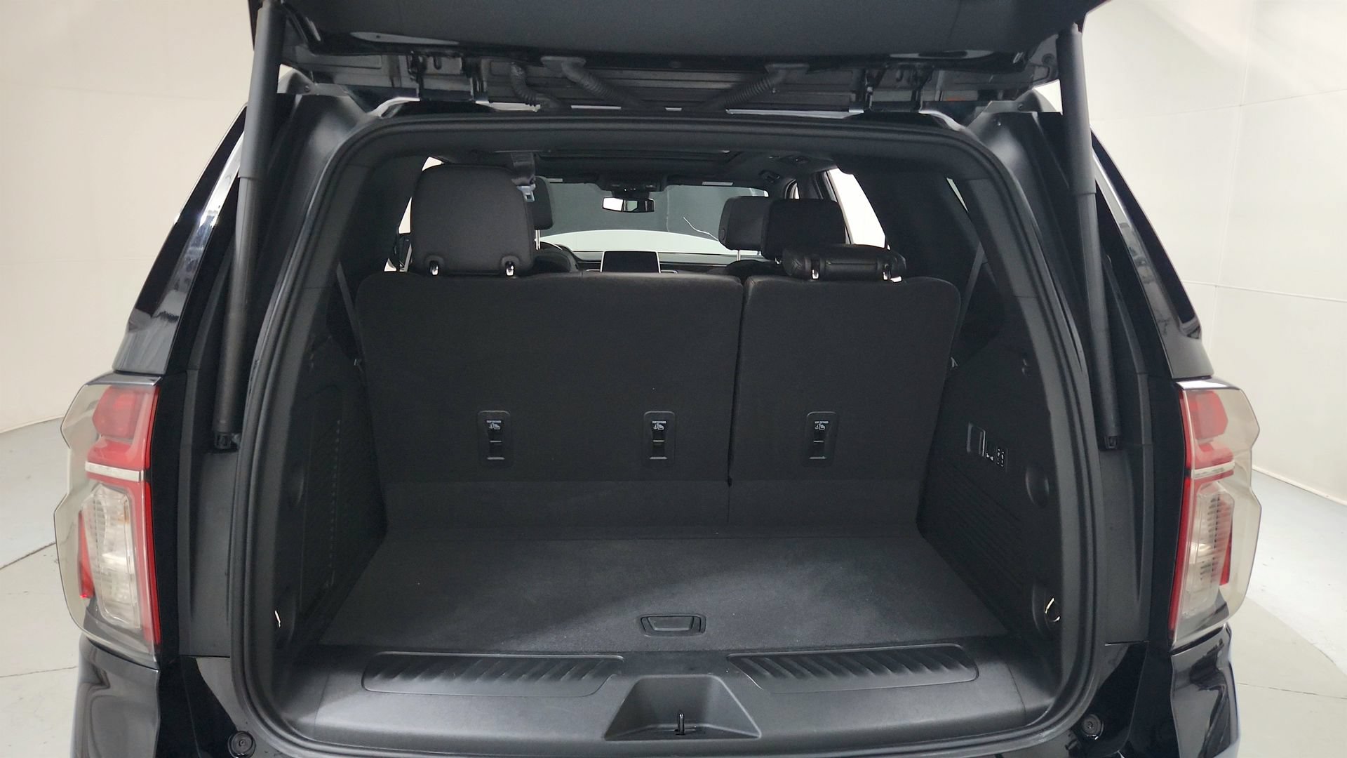 Certified 2023 Chevrolet Tahoe LT w/ LT Signature Plus Package AWD/4WD image 26