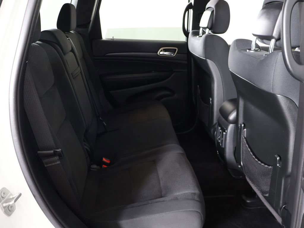 Used 2017 Jeep Grand Cherokee Laredo AWD/4WD image 23