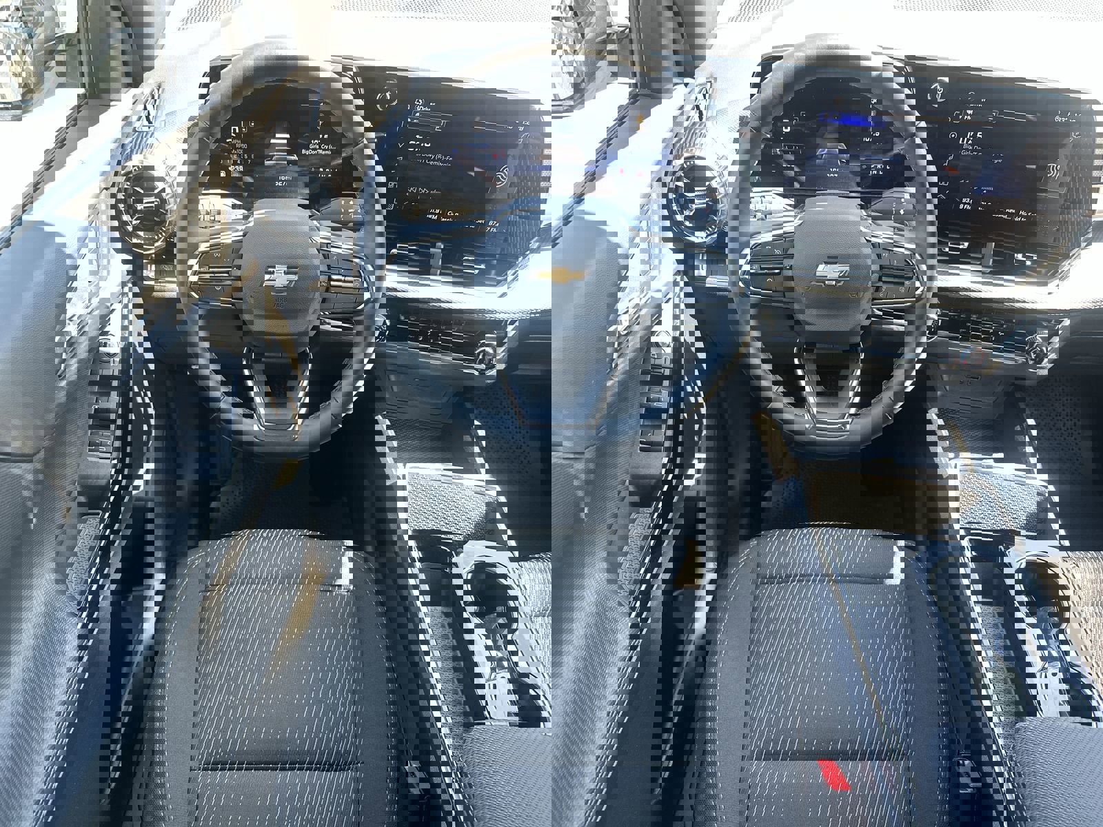 Used 2025 Chevrolet Equinox LT image 17